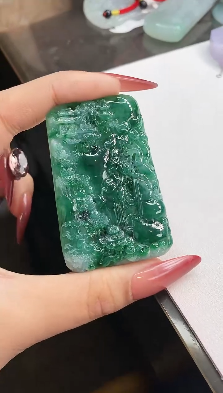 【闪购商品】翡翠颈饰未镶嵌山水牌