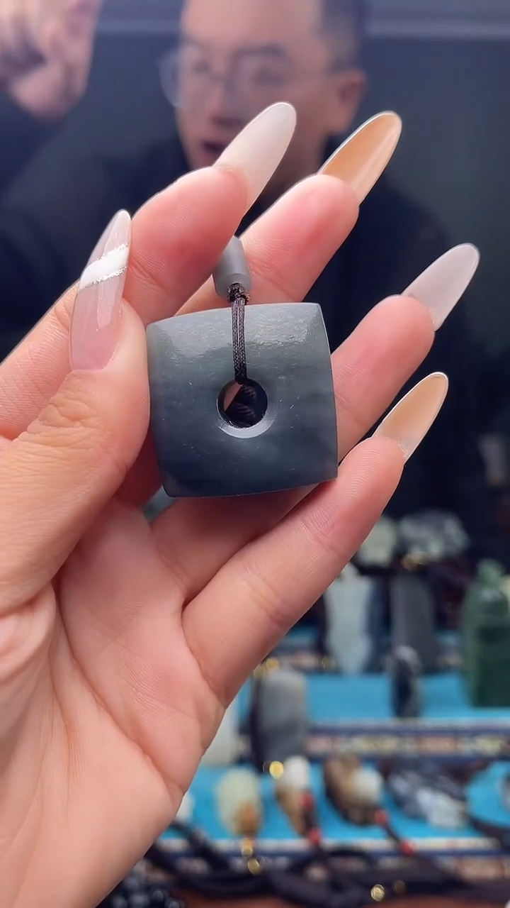 未镶嵌和田玉挂件1