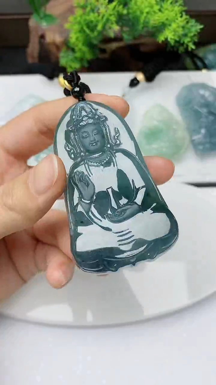 【闪购商品】翡翠颈饰未镶嵌         