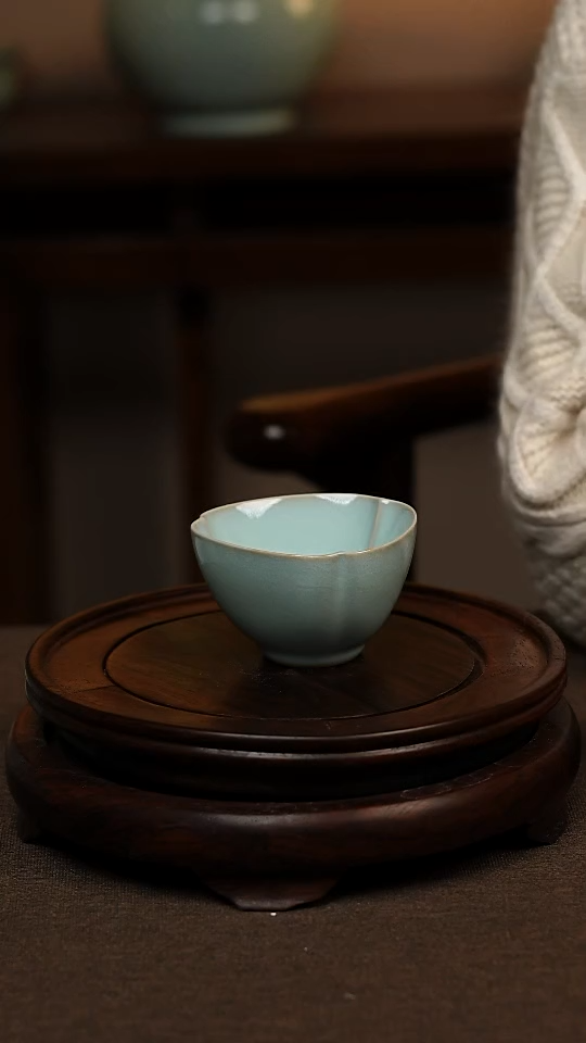 瓷片天青色花口杯80ml微瑕不带礼盒