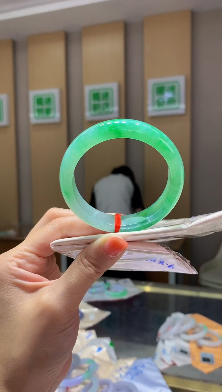 翡翠手镯未镶嵌-Q103 全款9万  拆单2万