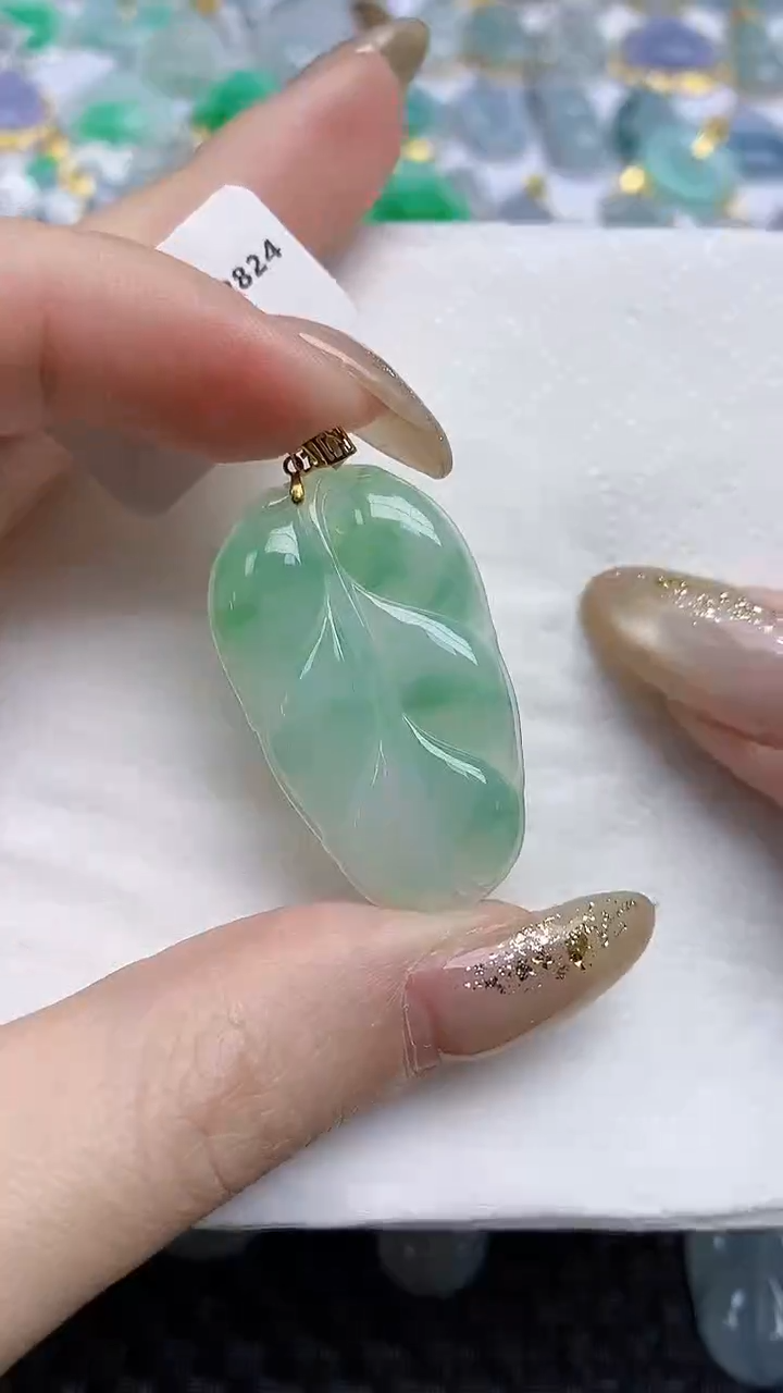 【闪购商品】翡翠颈饰18K金镶嵌天然A货翡翠 41