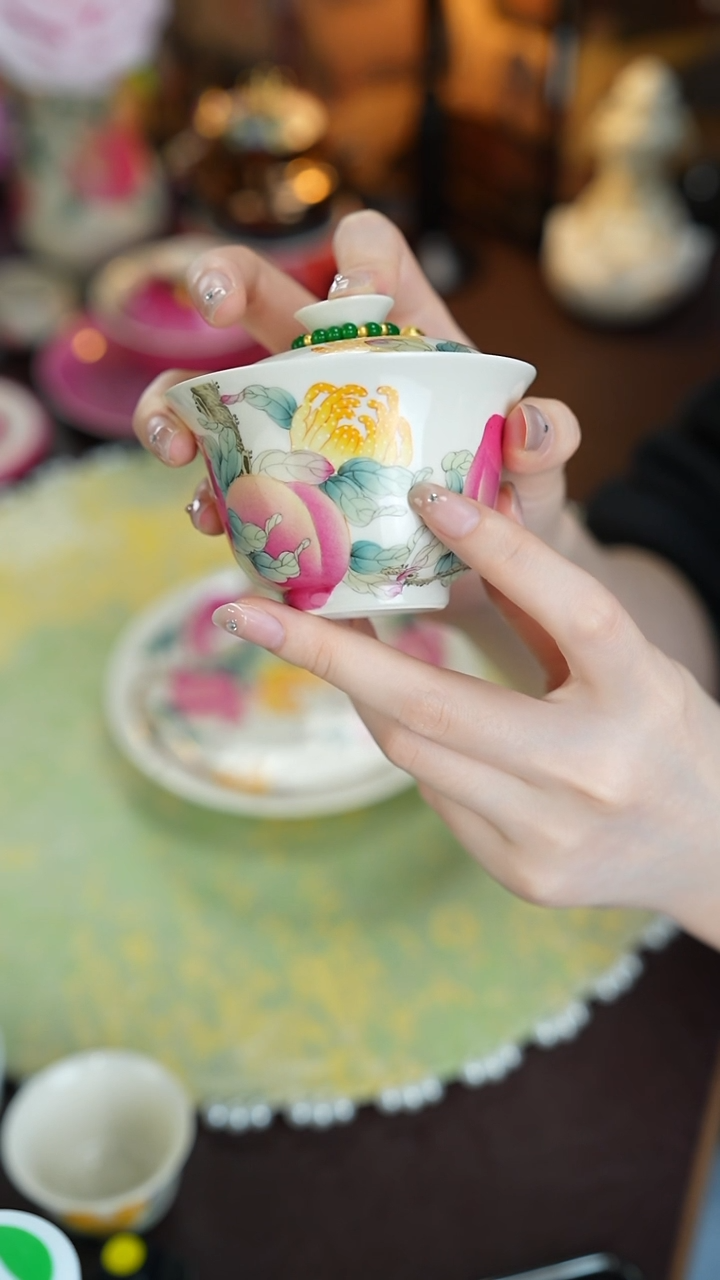 景德镇手工手绘雅圣粉彩盖碗