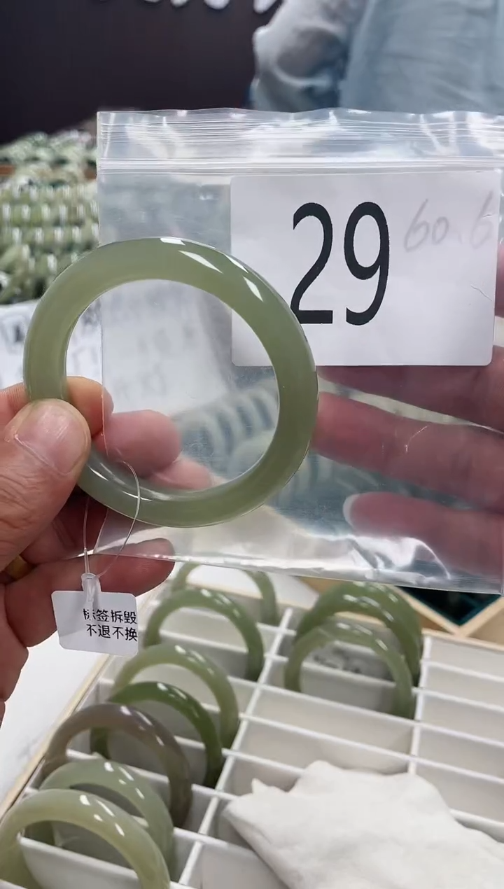 和田玉手镯未镶嵌和田玉手镯58圈口29号