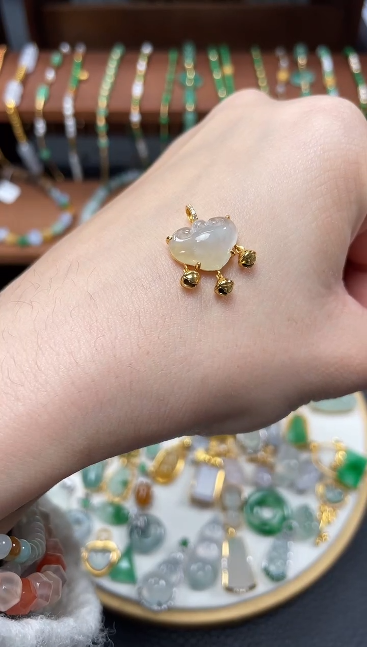 【闪购商品】翡翠吊坠(不含链)18K金镶嵌一个   JK668