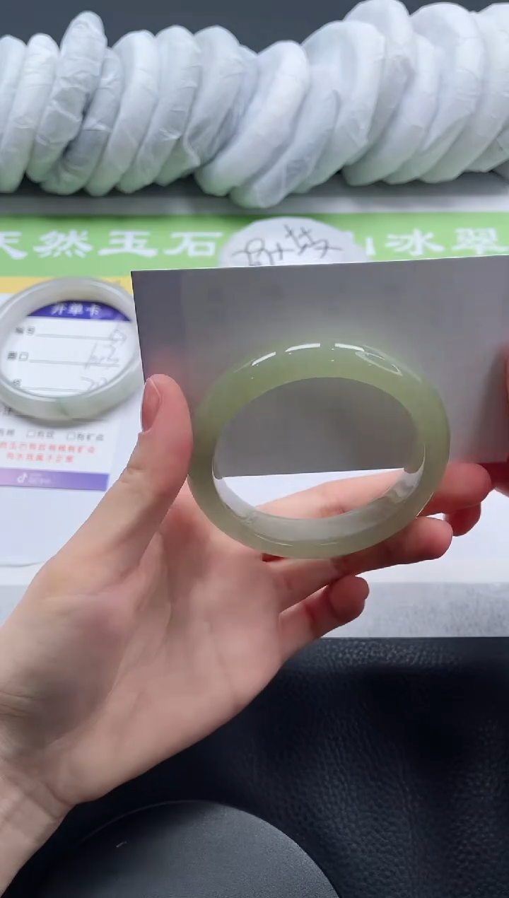 【闪购商品】石英质玉手镯未镶嵌A158-54+