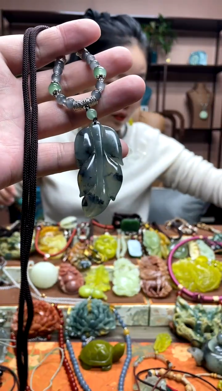 未镶嵌岫玉吊坠·