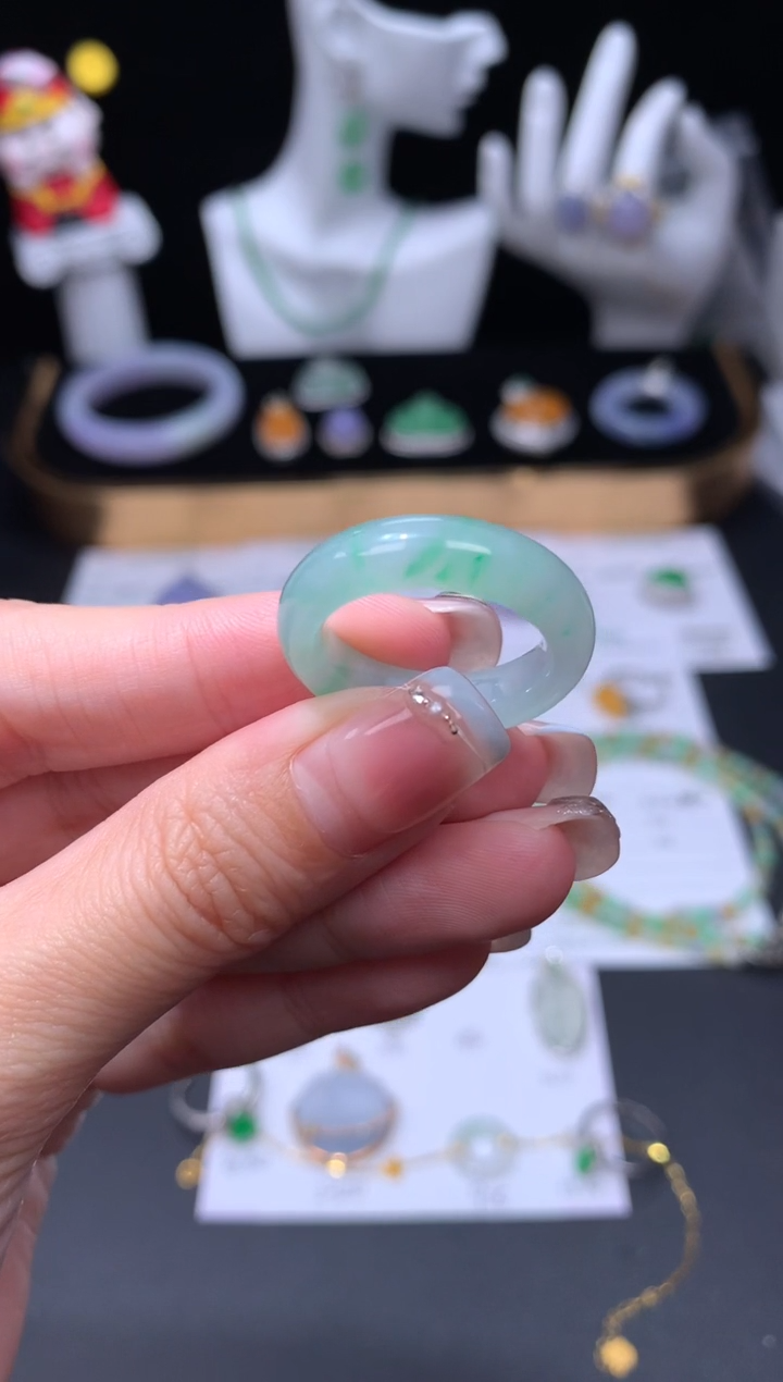 未镶嵌定制翡翠48小时鉴赏期 退货不扣服务费