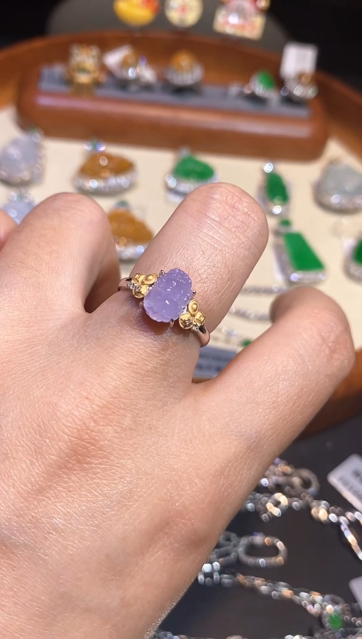 翡翠18K金镶嵌戒指戒指