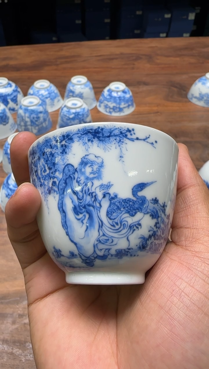 晚***桐六逸堂 青花达摩巡游图纹杯