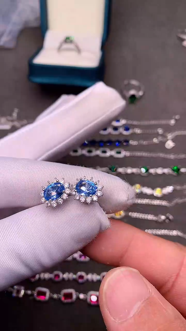 【闪购商品】海蓝宝石耳钉银S925镶嵌.....