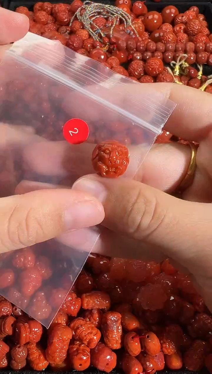 颈饰未镶嵌南红玛瑙1