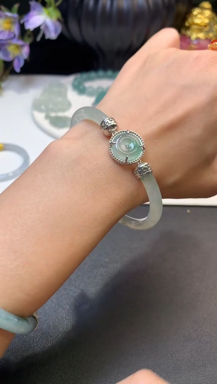 颈饰银S925镶嵌翡翠成品