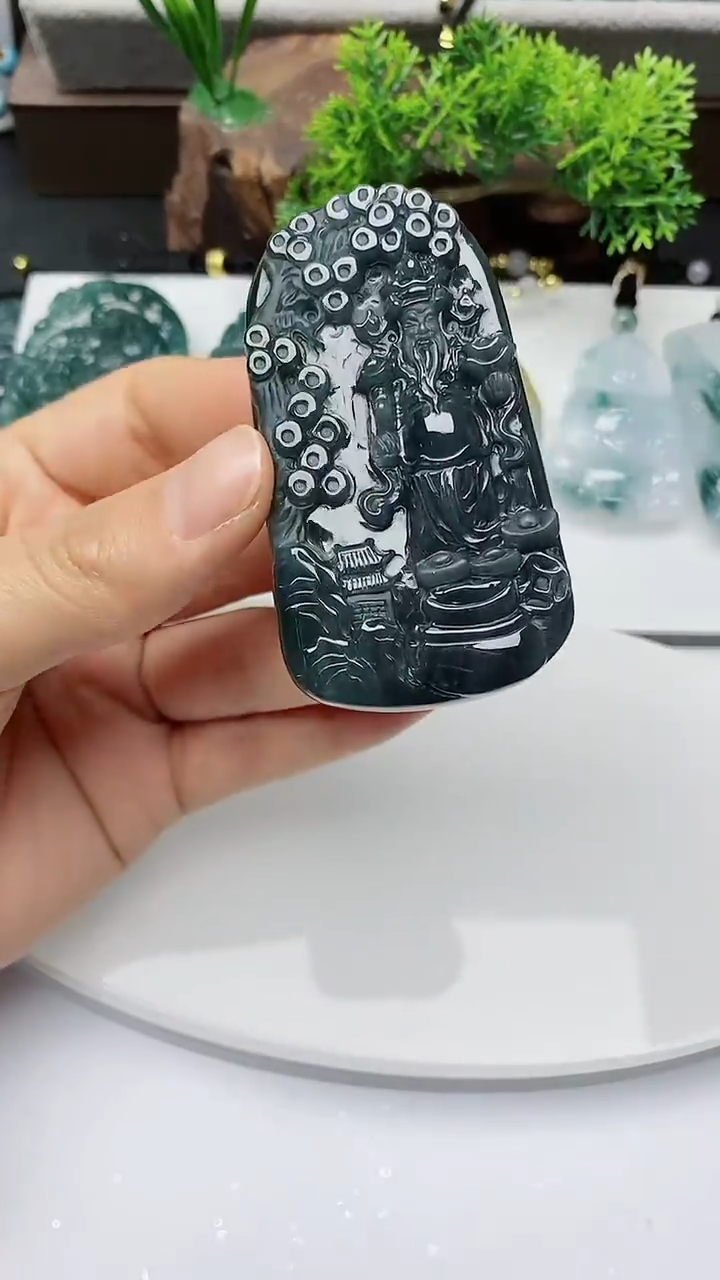 【闪购商品】翡翠颈饰未镶嵌         