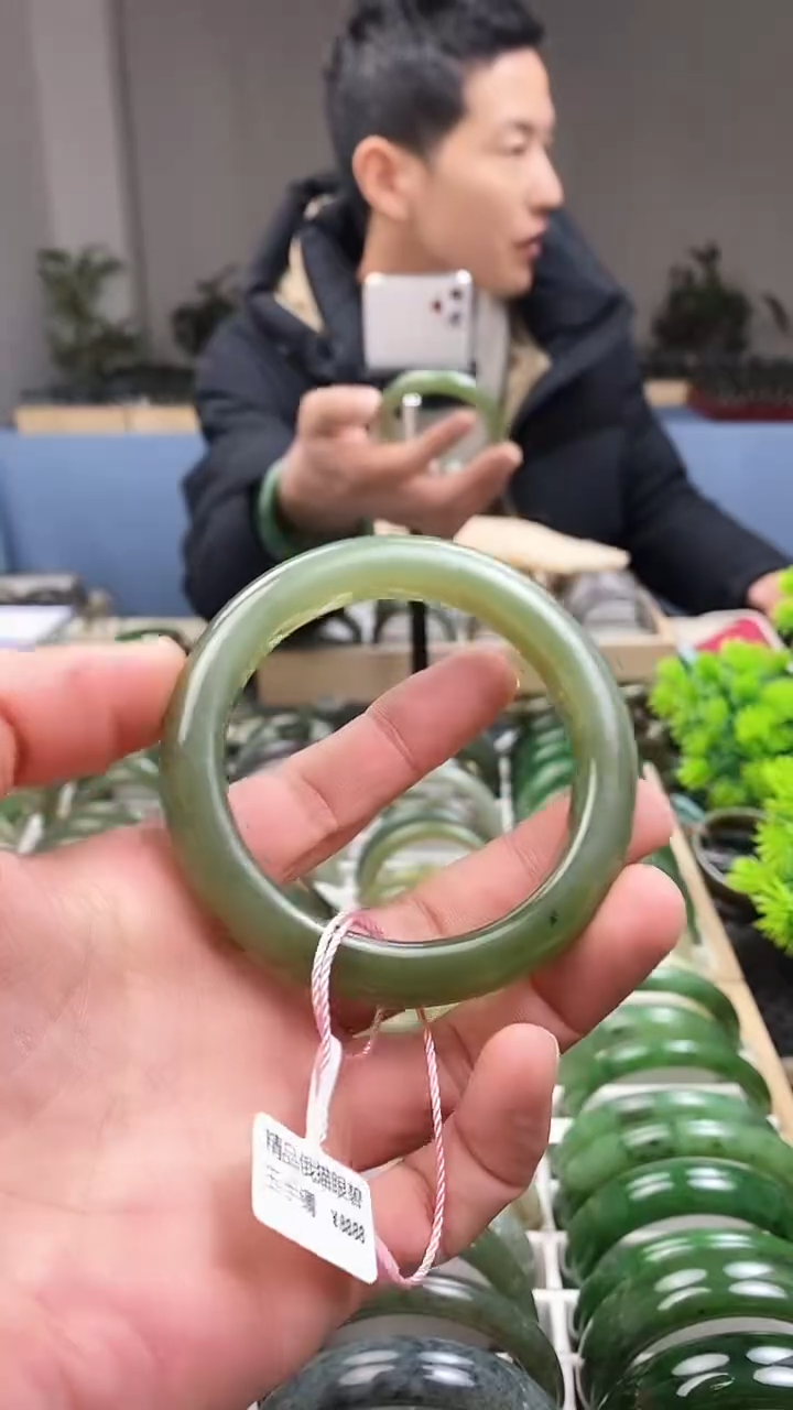 【闪购商品】和田玉手镯未镶嵌59