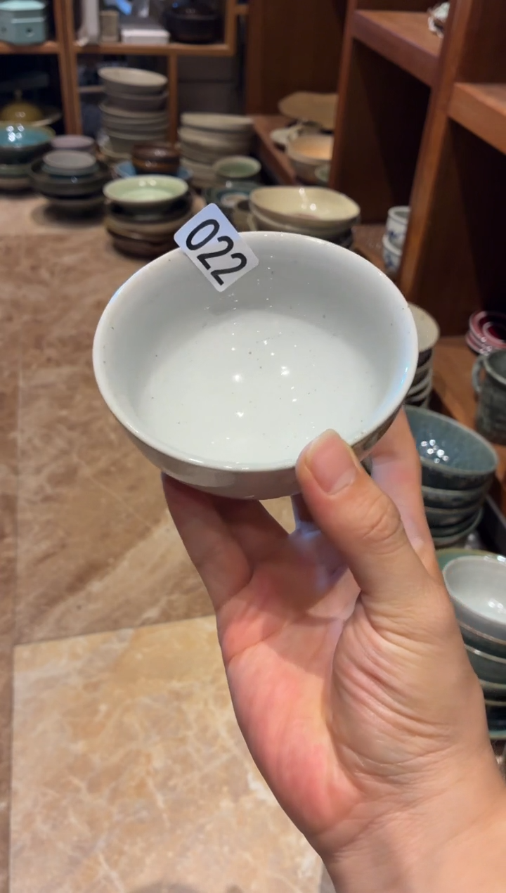 瓷片开**年22  灰釉小碗1个