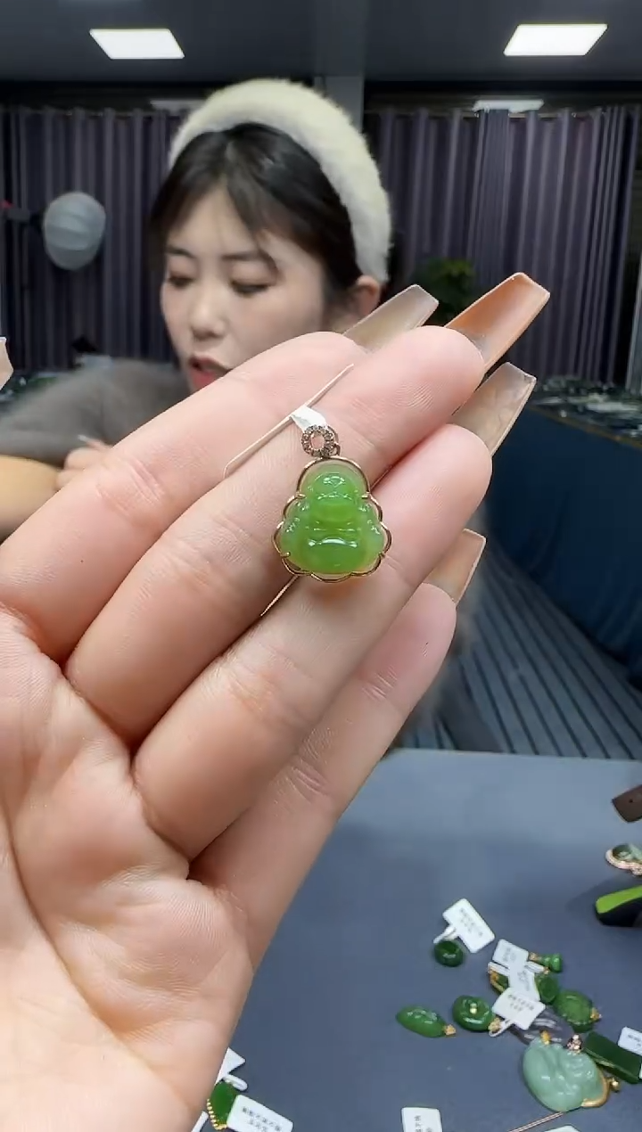 【闪购商品】和田玉挂件18K金镶嵌1