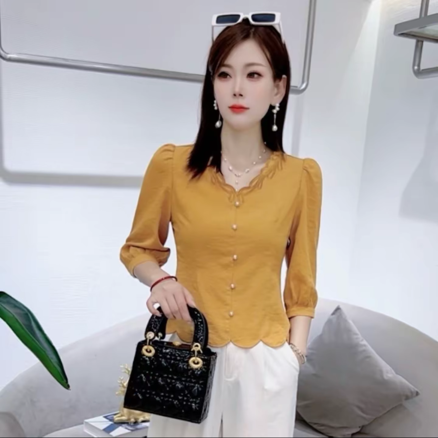 时尚七分袖设计感刺绣花边衬衫女早秋新款洋气小个子宽松百搭上衣