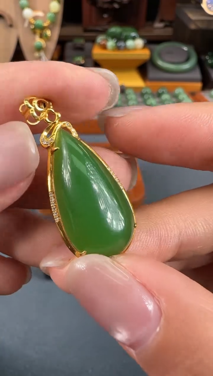 【闪购商品】和田玉吊坠18K金镶嵌1