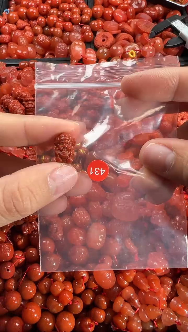 【闪购商品】南红玛瑙颈饰未镶嵌1