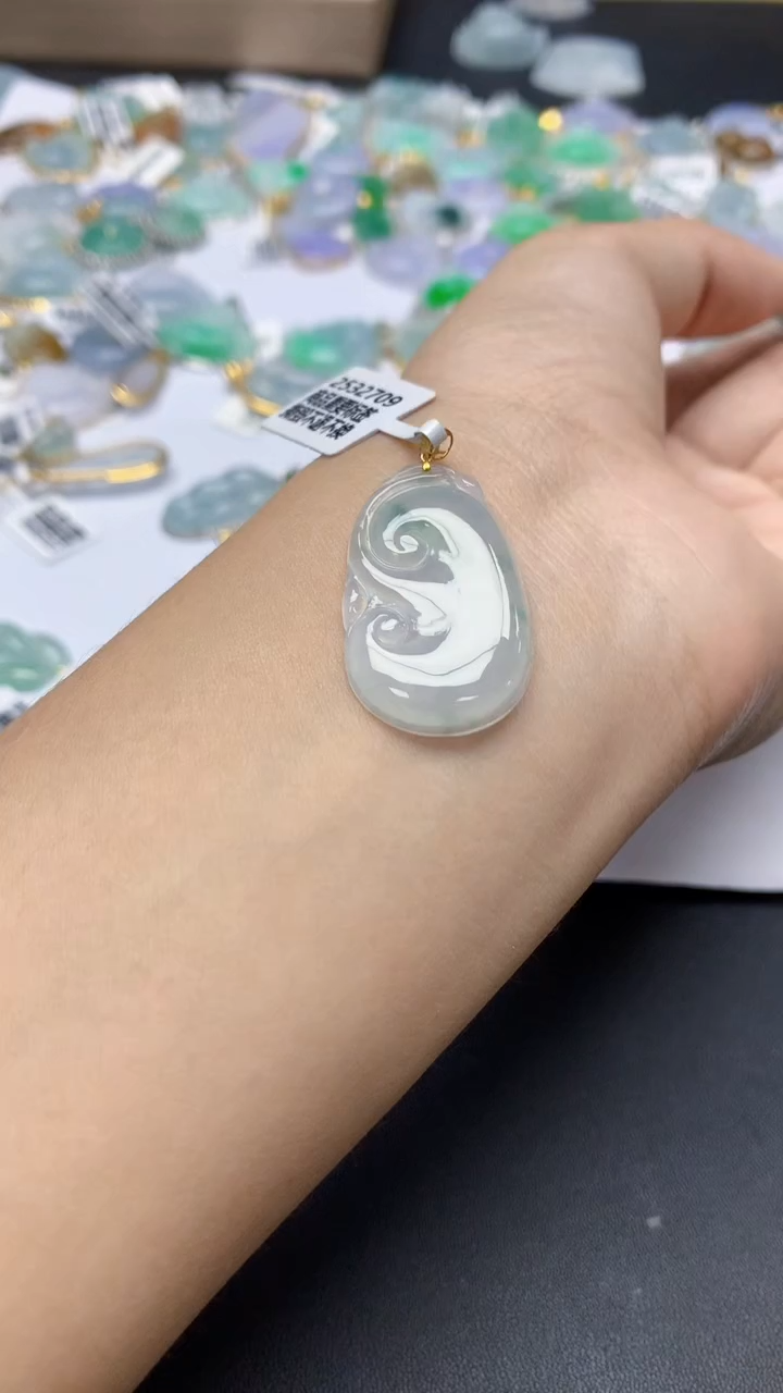 翡翠18K金镶嵌颈饰天然a货翡翠