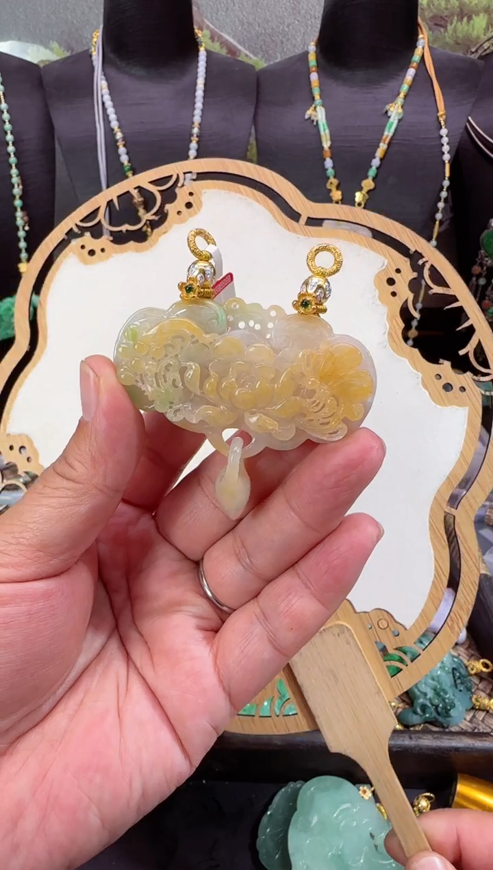 【闪购商品】翡翠颈饰未镶嵌牌子