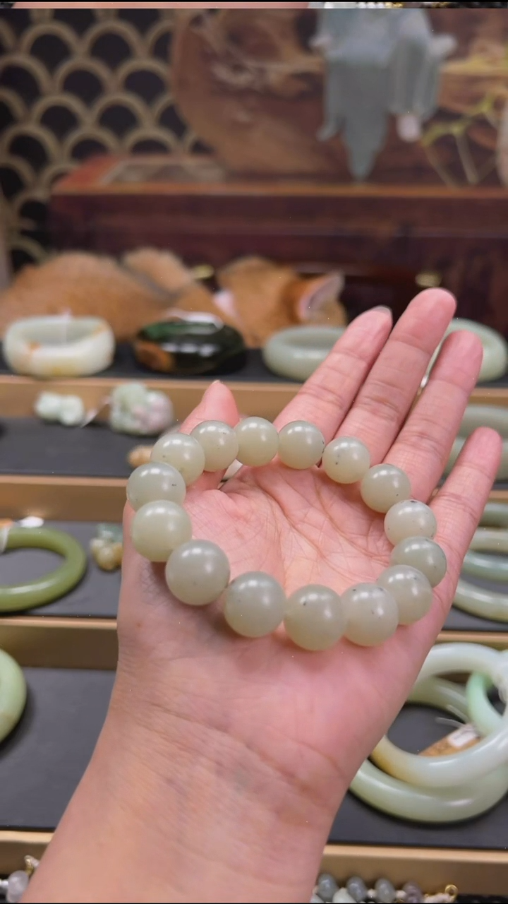 未镶嵌手镯和田玉1