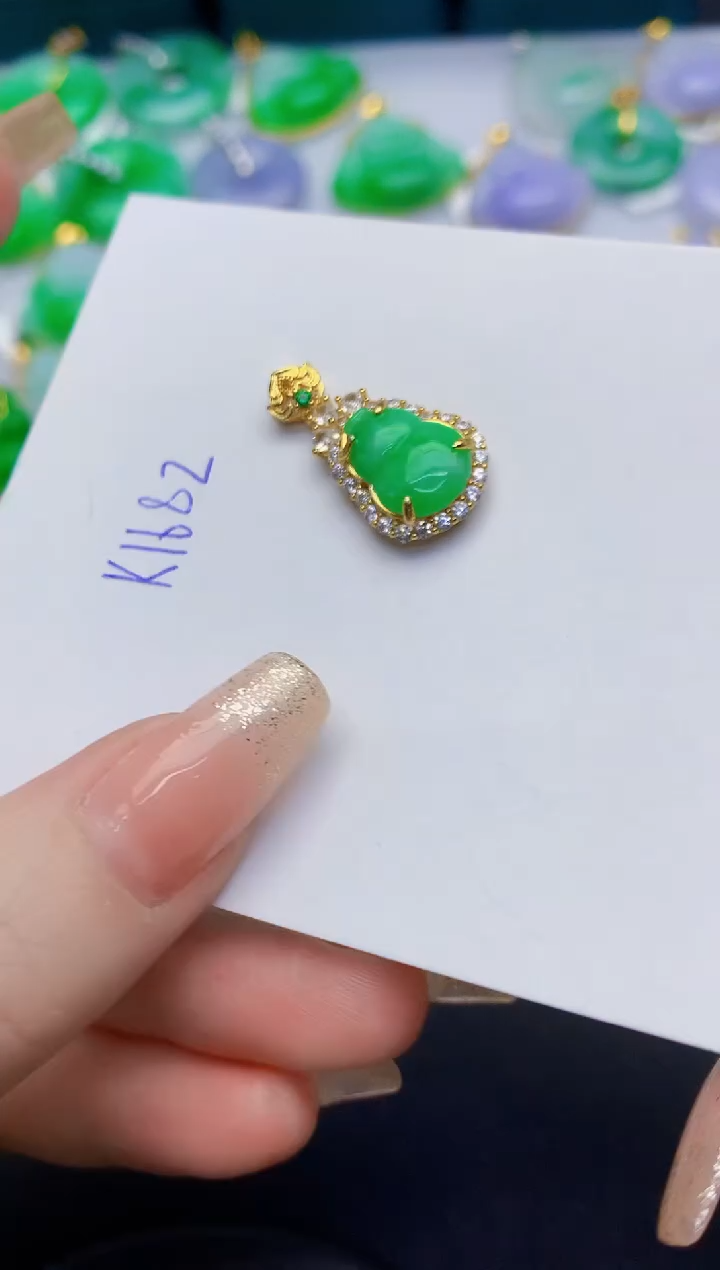 颈饰未镶嵌翡翠缅甸天然翡翠A货