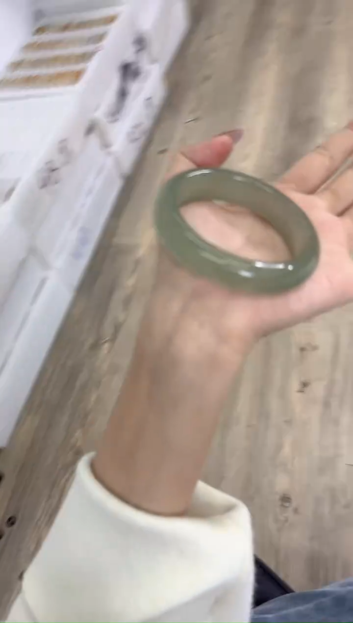 未镶嵌手镯石英质玉115-58D