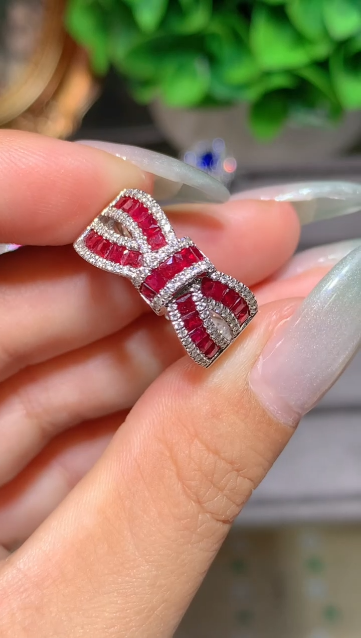 红宝石戒指18K金镶嵌1.5CT