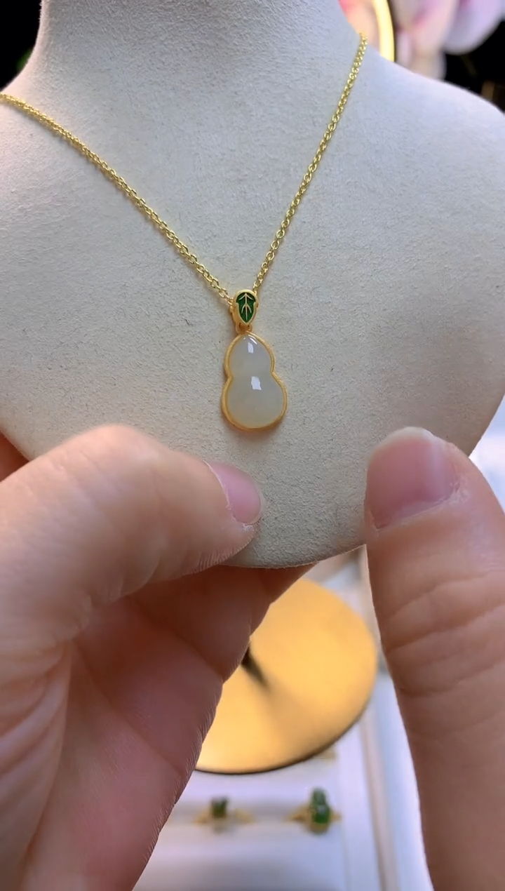 【闪购商品】和田玉吊坠银S925镀金镶嵌小葫芦