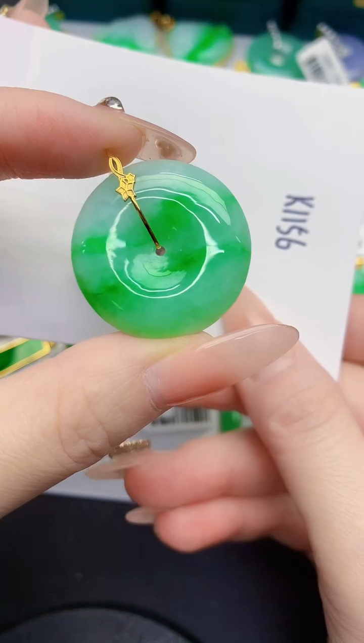 颈饰18K金镶嵌翡翠缅甸天然翡翠A货