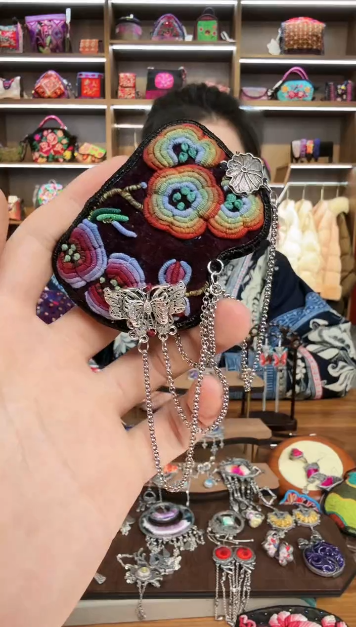 【闪购商品】织绣169蒙阿苏苗绣传承