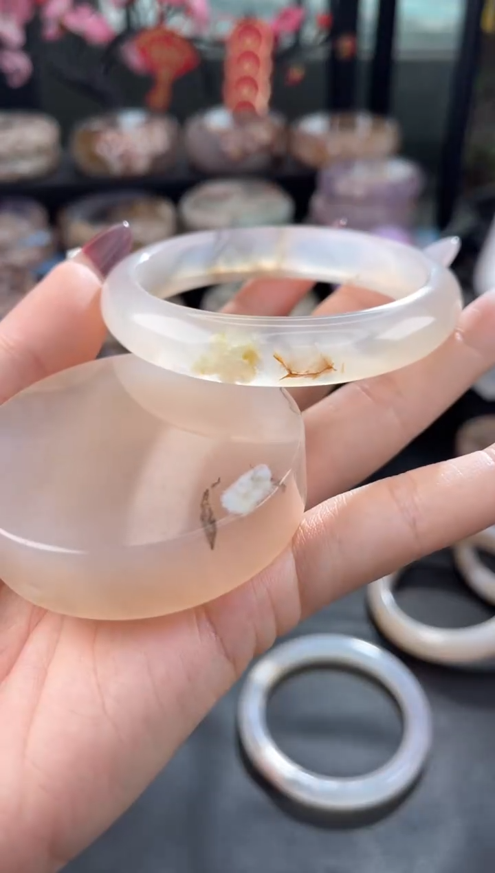 【闪购商品】石英质玉手镯未镶嵌59