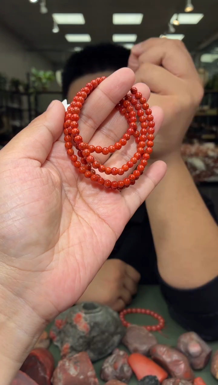 未镶嵌手串南红玛瑙多圈手串一条约4mm+多样性发货