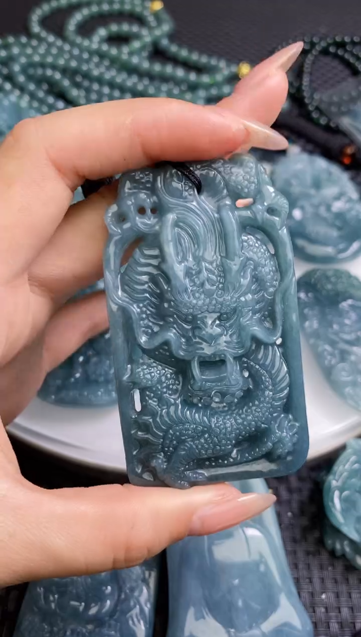 【闪购商品】翡翠颈饰未镶嵌111111111