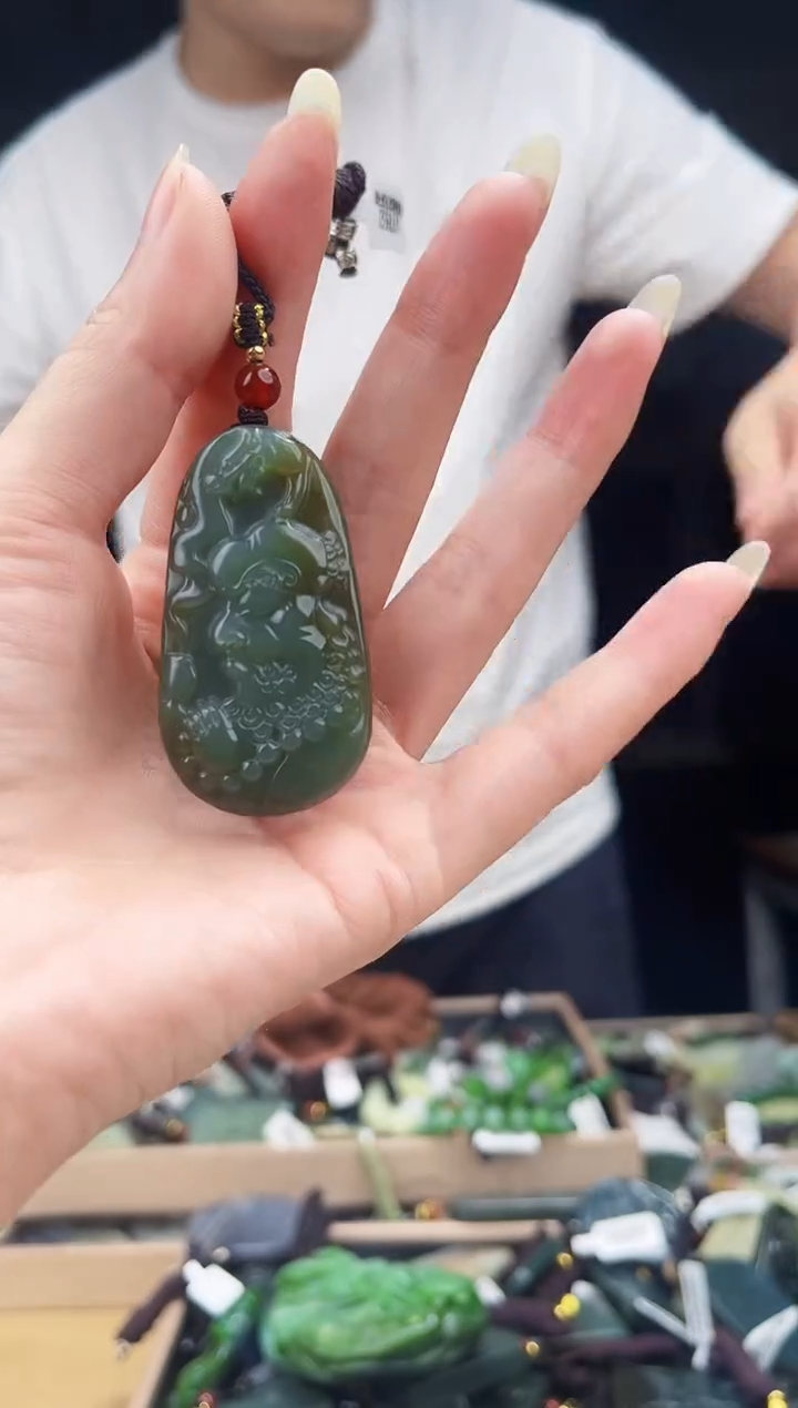 颈饰未镶嵌和田玉1