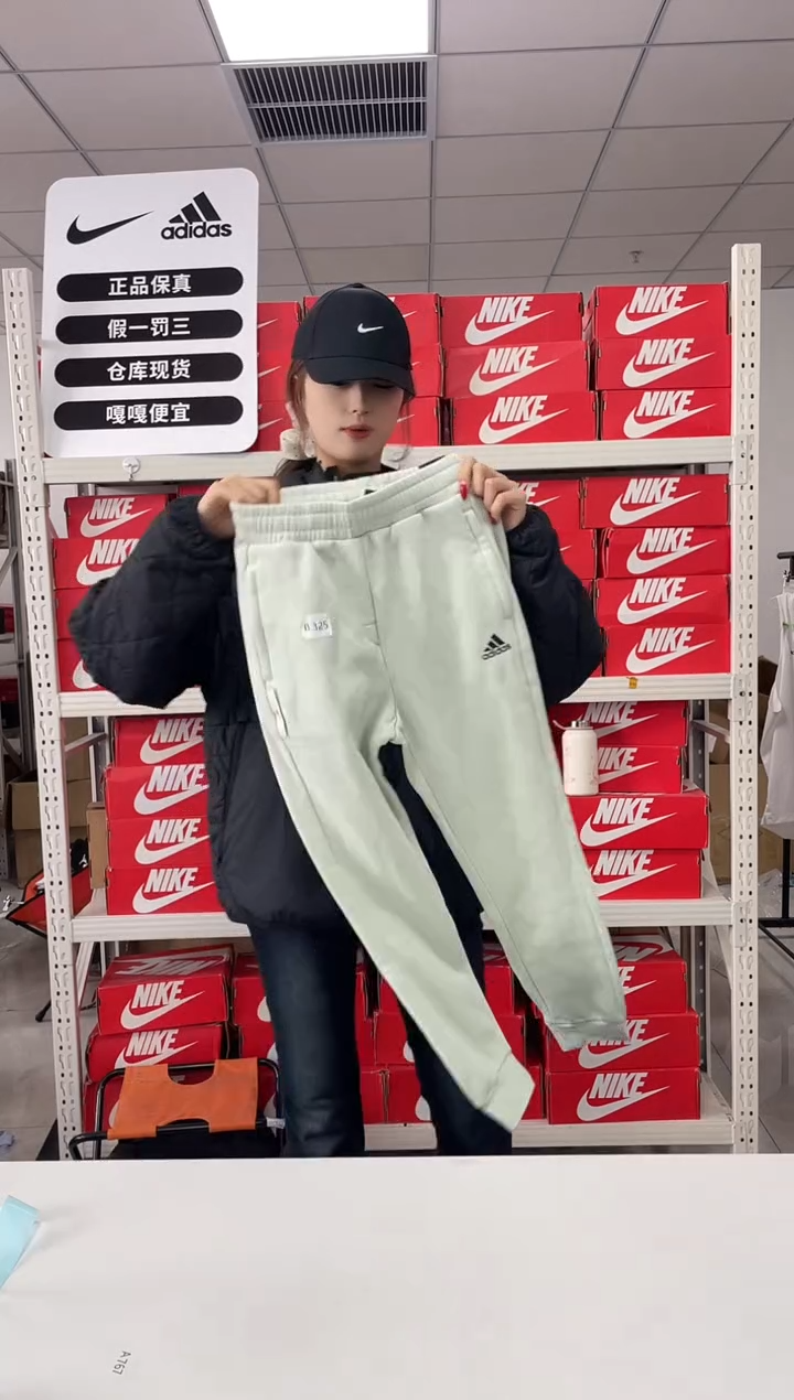 编码325闪购尺码xs  adidas/阿迪达斯卫衣卫裤以直播间过款为主