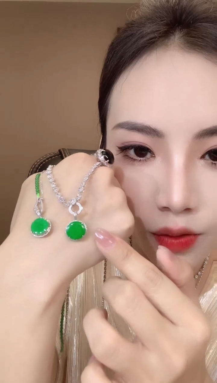 翡翠18K金镶嵌吊坠(不含链)A2 多样性发货一件