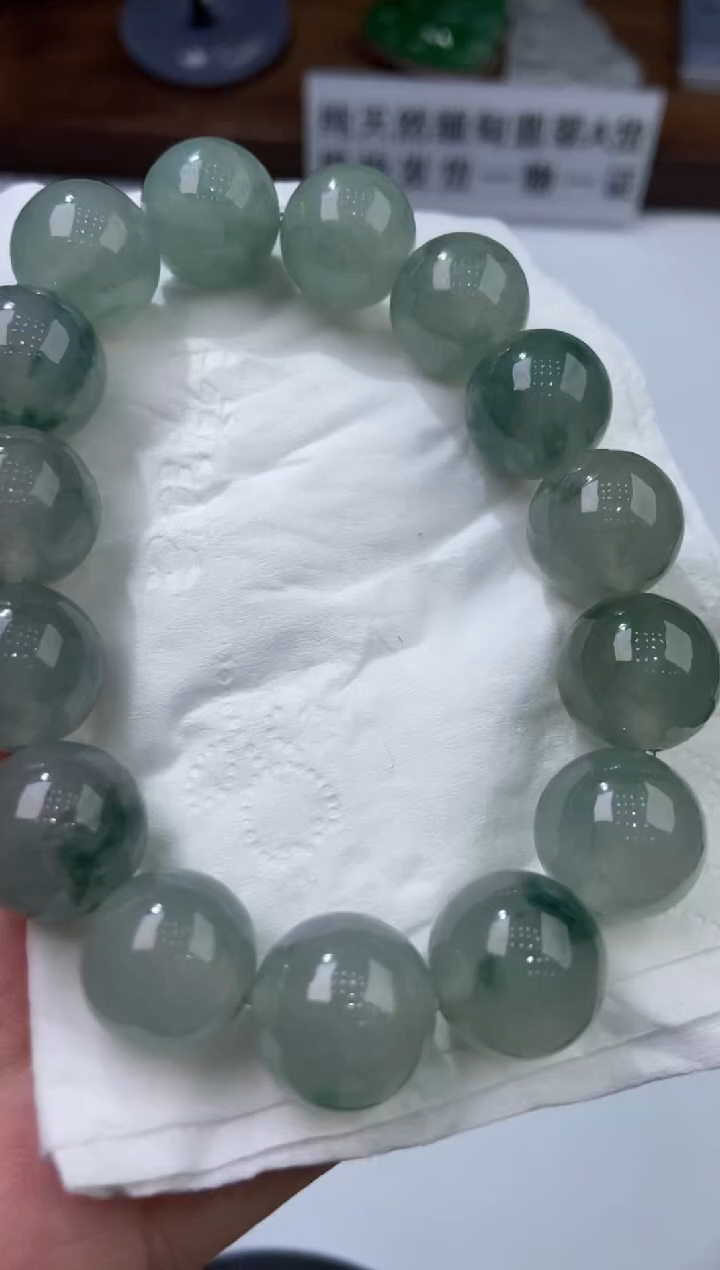 翡翠未镶嵌挂件2203336