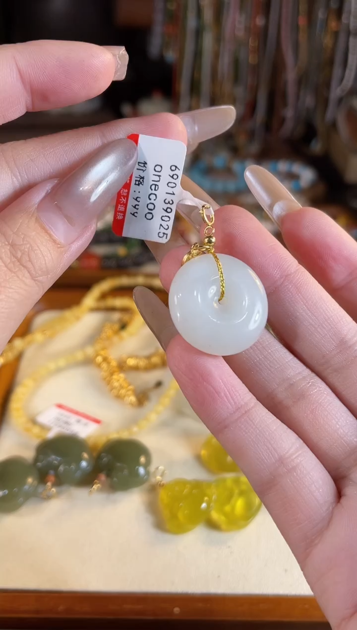 【闪购商品】和田玉吊坠(不含链)银S925镶嵌多样性发货其一