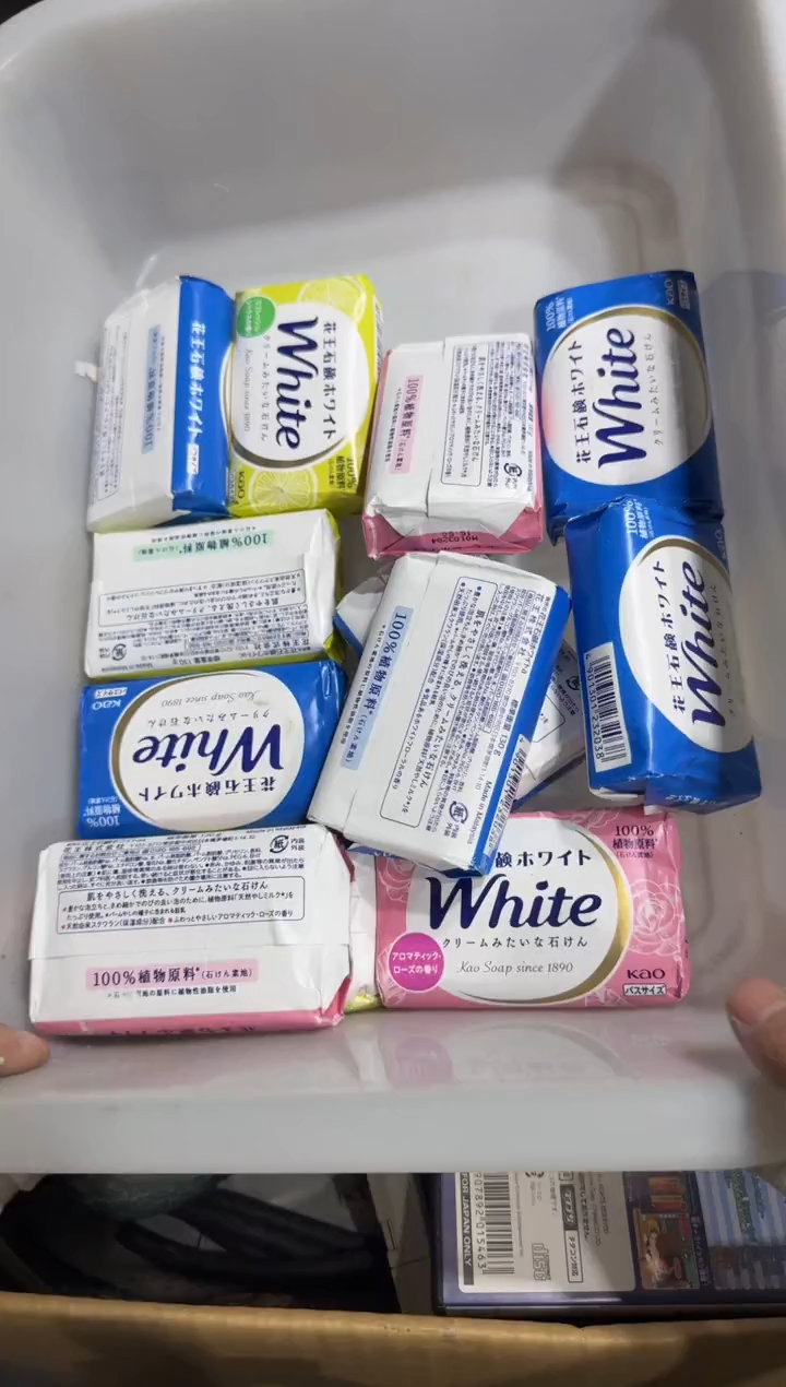 8新自* 672   中古商品，瑕疵品，不保好坏。