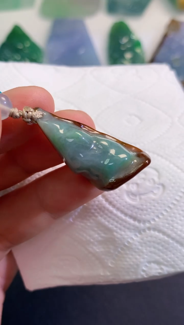 翡翠未镶嵌吊坠(不含链)024