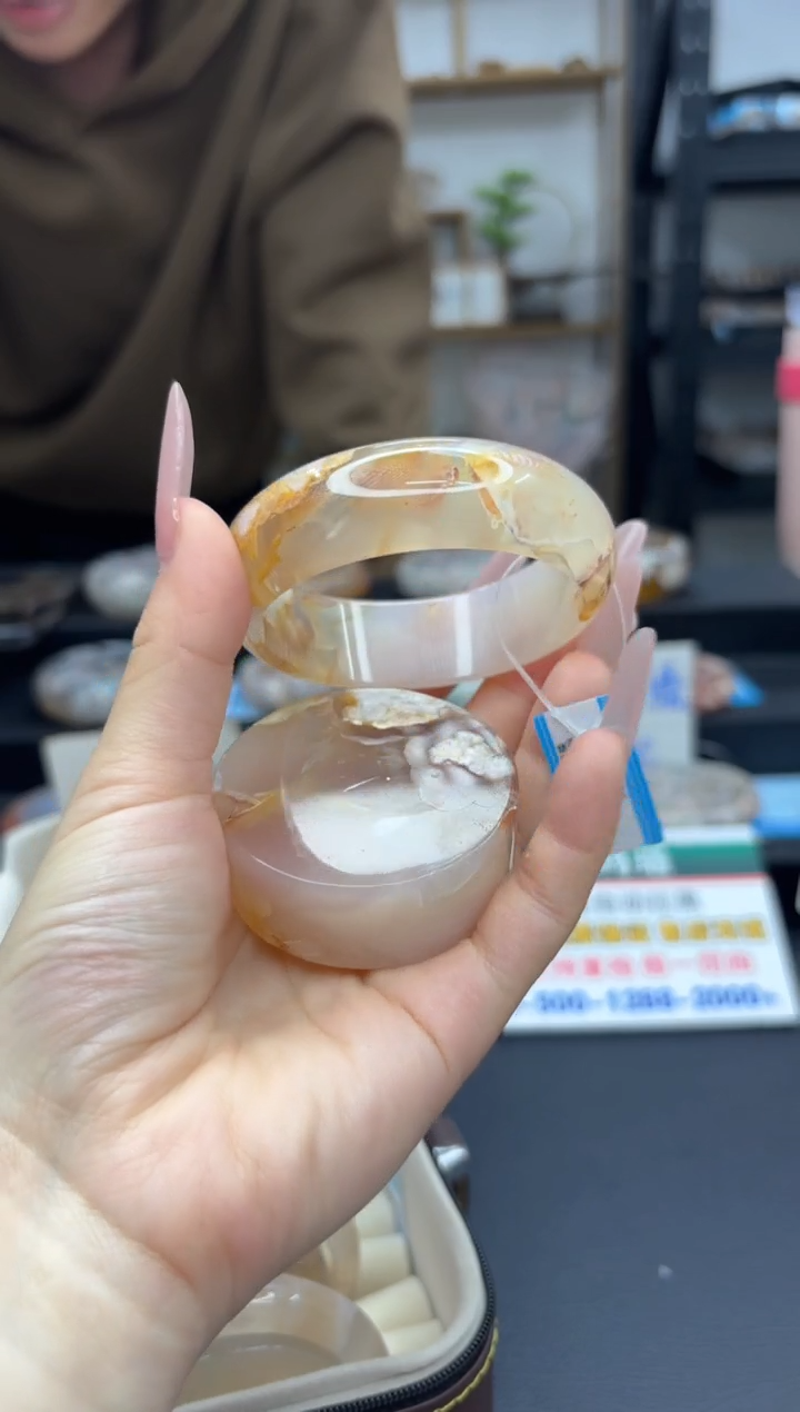 【闪购商品】石英质玉手镯未镶嵌A102 (56圈赠送镯心)