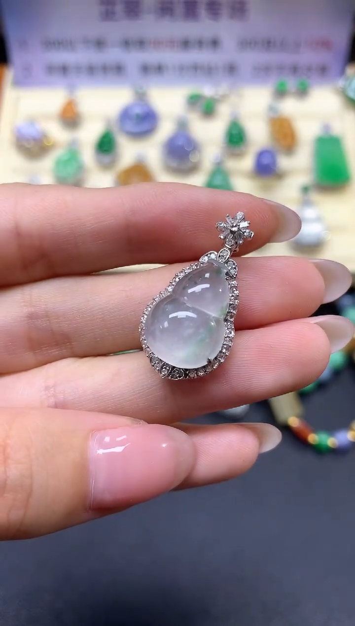 【闪购商品】翡翠吊坠(不含链)18K金镶嵌吊坠|5500+550