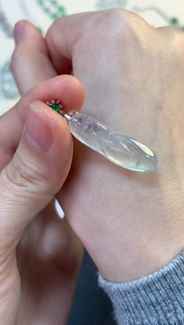 翡翠18K金镶嵌吊坠(不含链)玉兰花吊坠1500