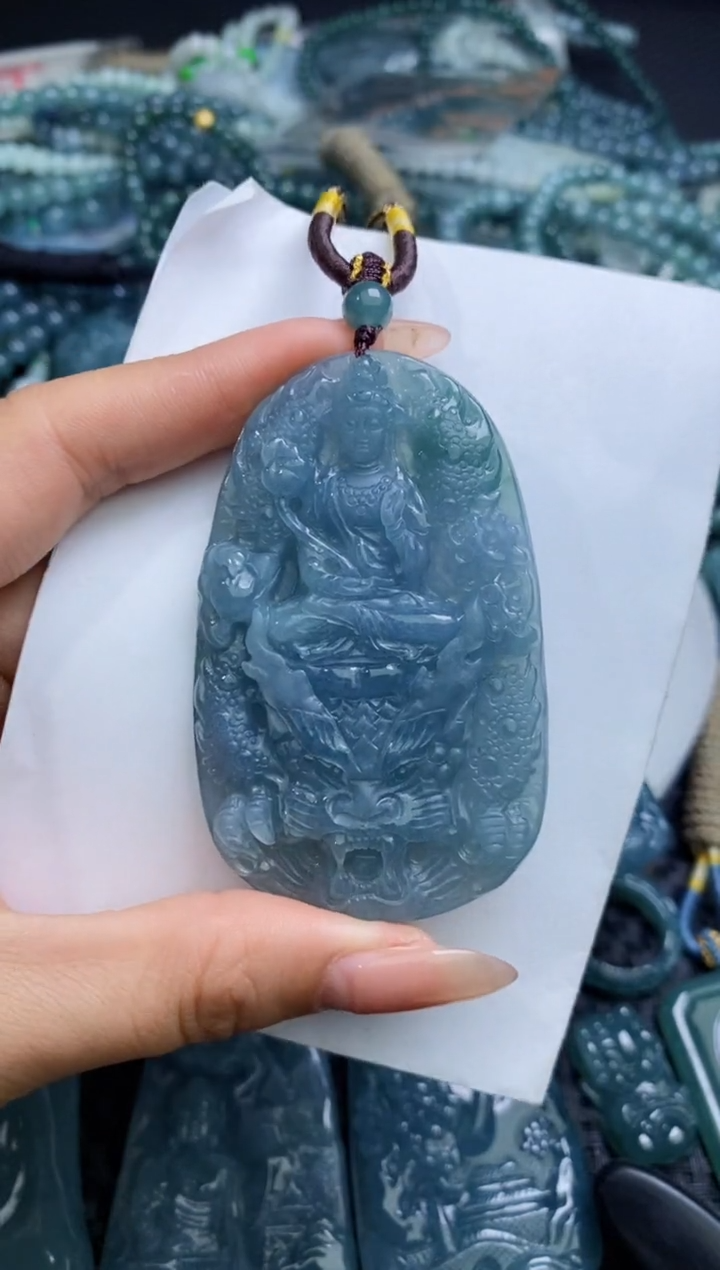 【闪购商品】翡翠颈饰未镶嵌          