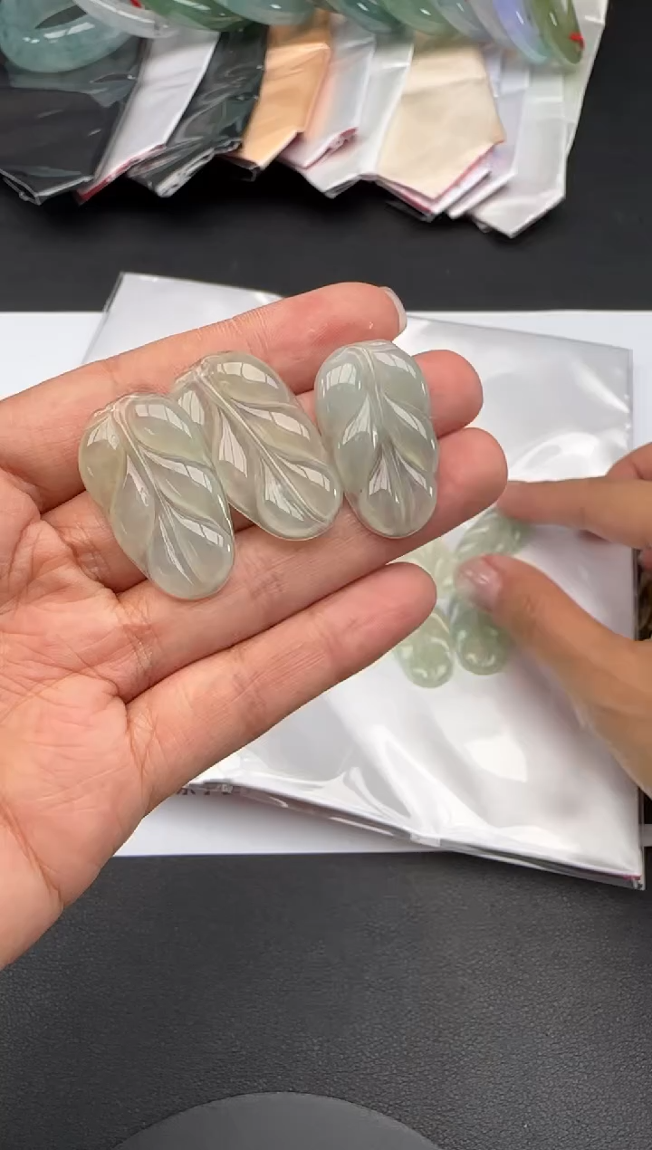 【闪购商品】翡翠挂件未镶嵌HH10213-3多样性发1