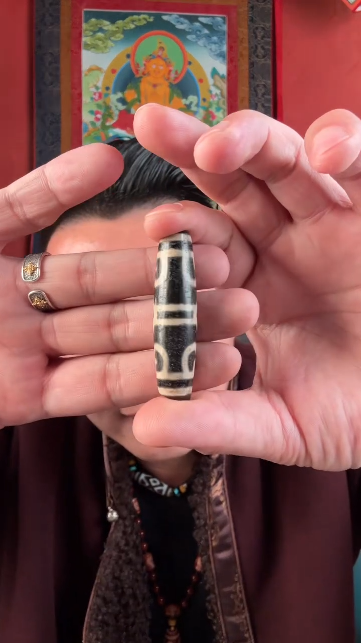 无非金属四眼天珠