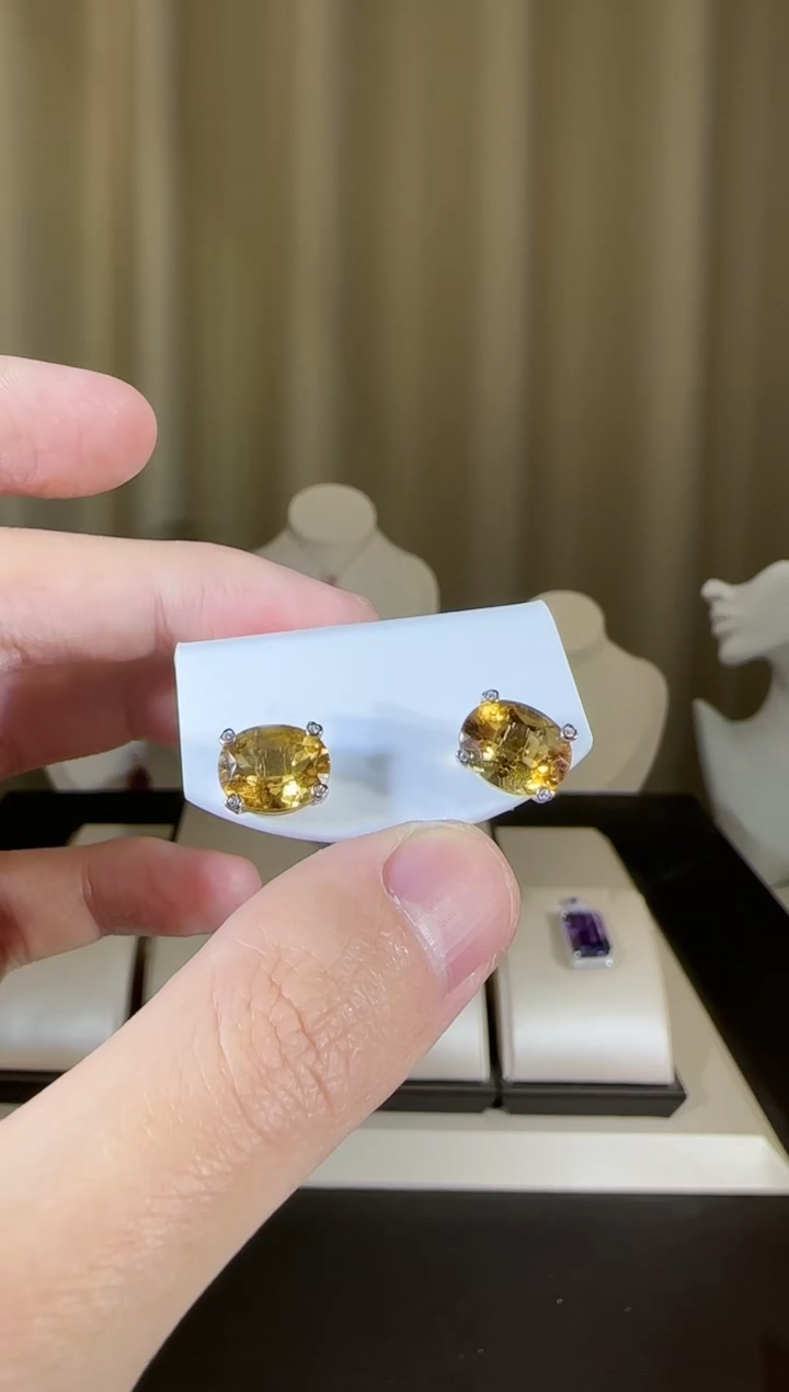 【闪购商品】黄晶耳饰银S925镶嵌10*8mm耳钉